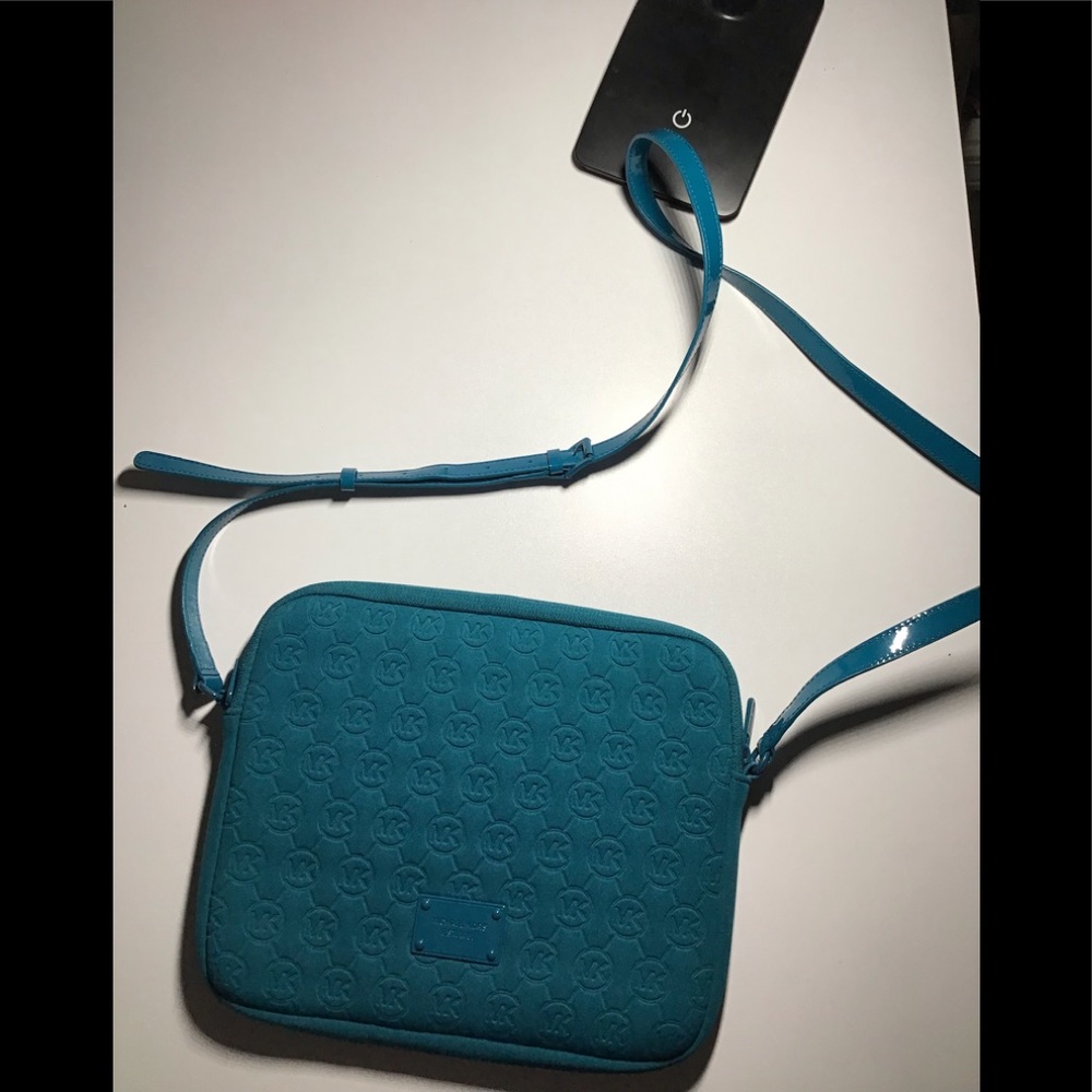 - Michael Kors beautiful ladies purse